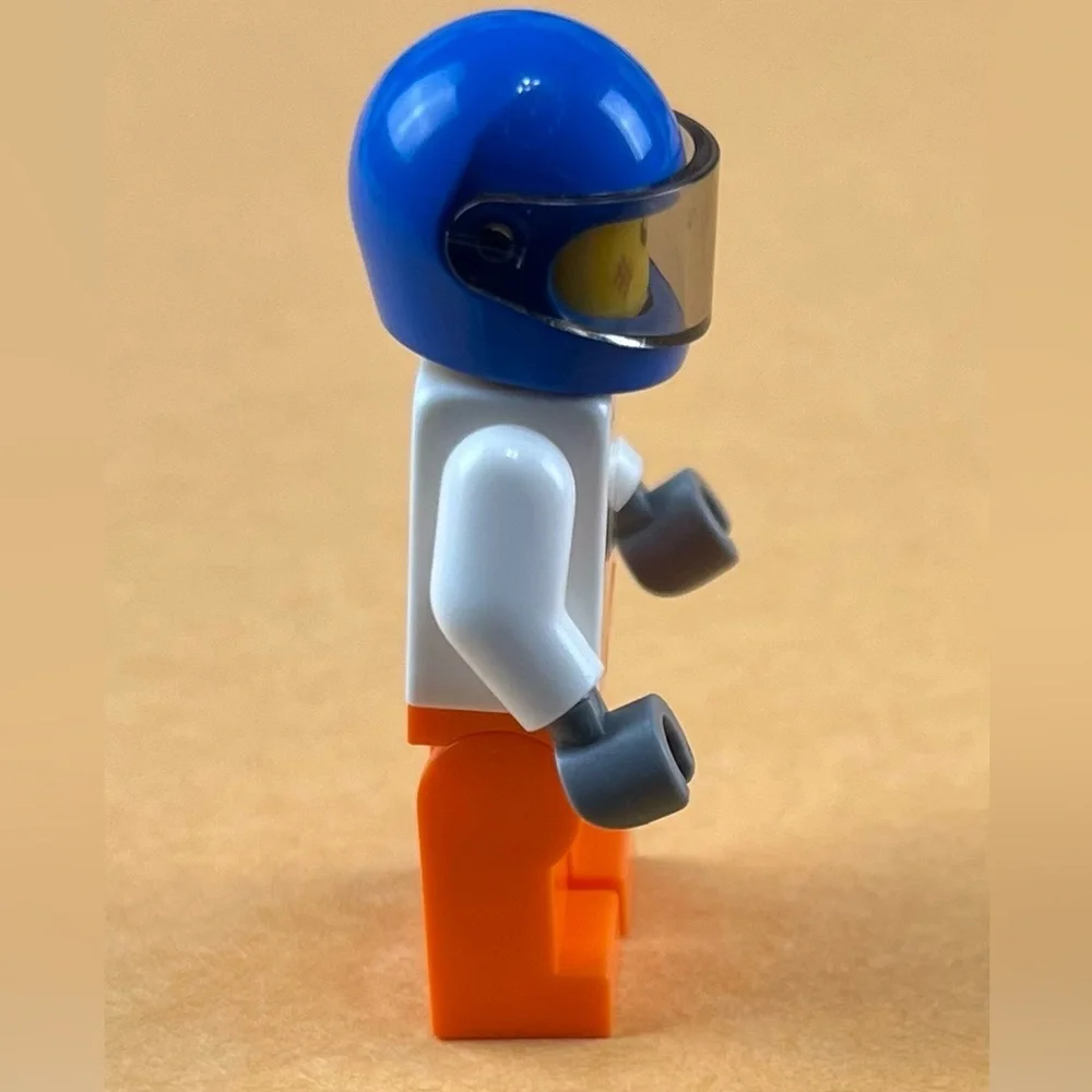 LEGO City Monster Truck Minifigure 60180 2